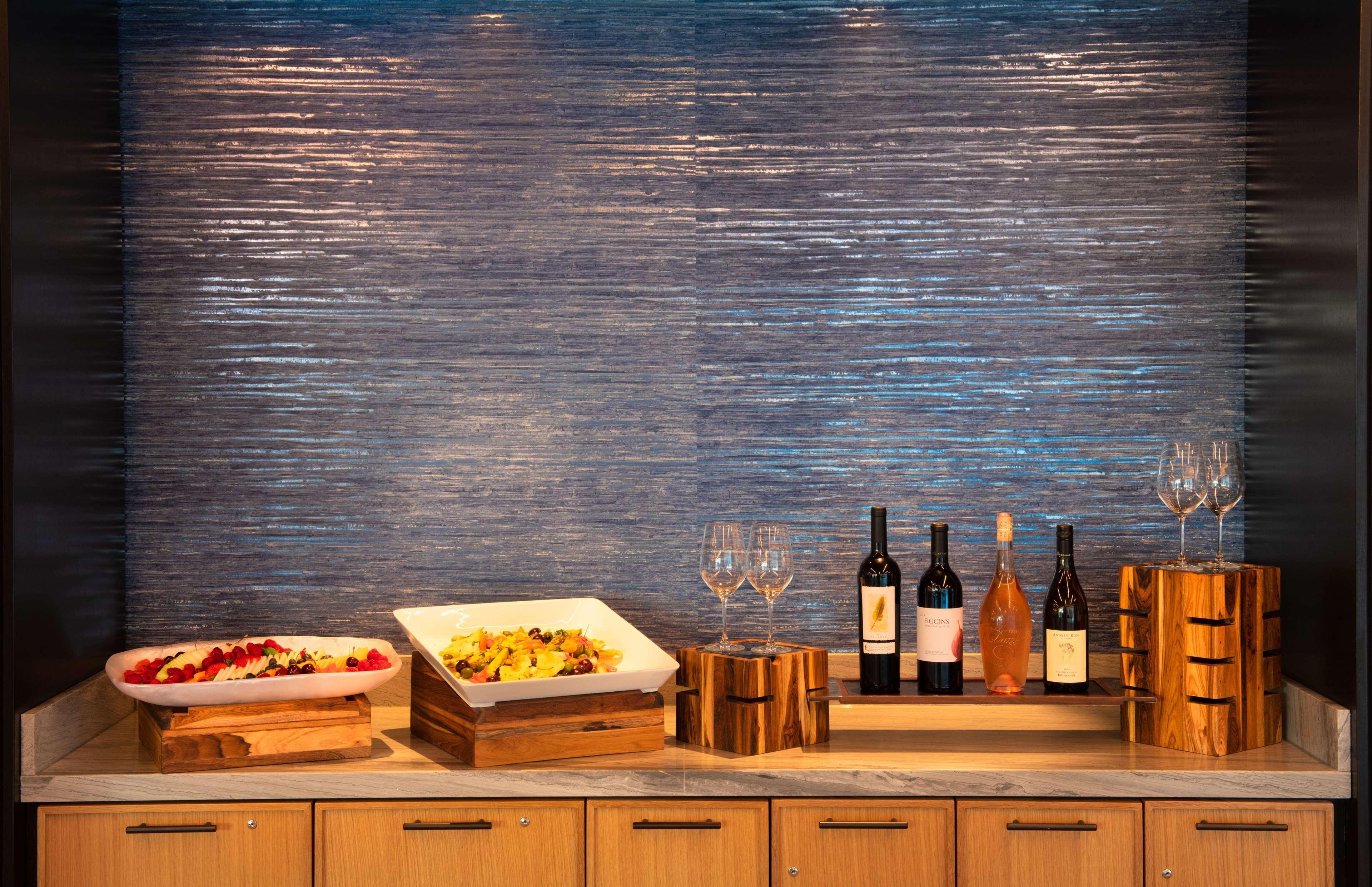 The Charter Hotel Seattle, Curio Collection By Hilton Экстерьер фото
